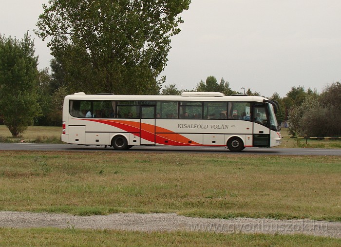 DSC15107.JPG - A buszokról hamarosan eltűnik a megszokott flottaszín és a Kisalföld Volán Zrt. felirat